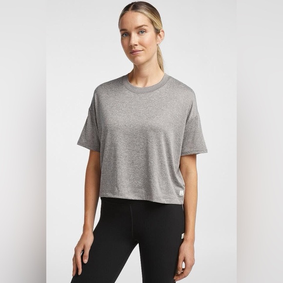 Vuori Energy Cropped t, womens medium, NEW - Picture 1 of 2